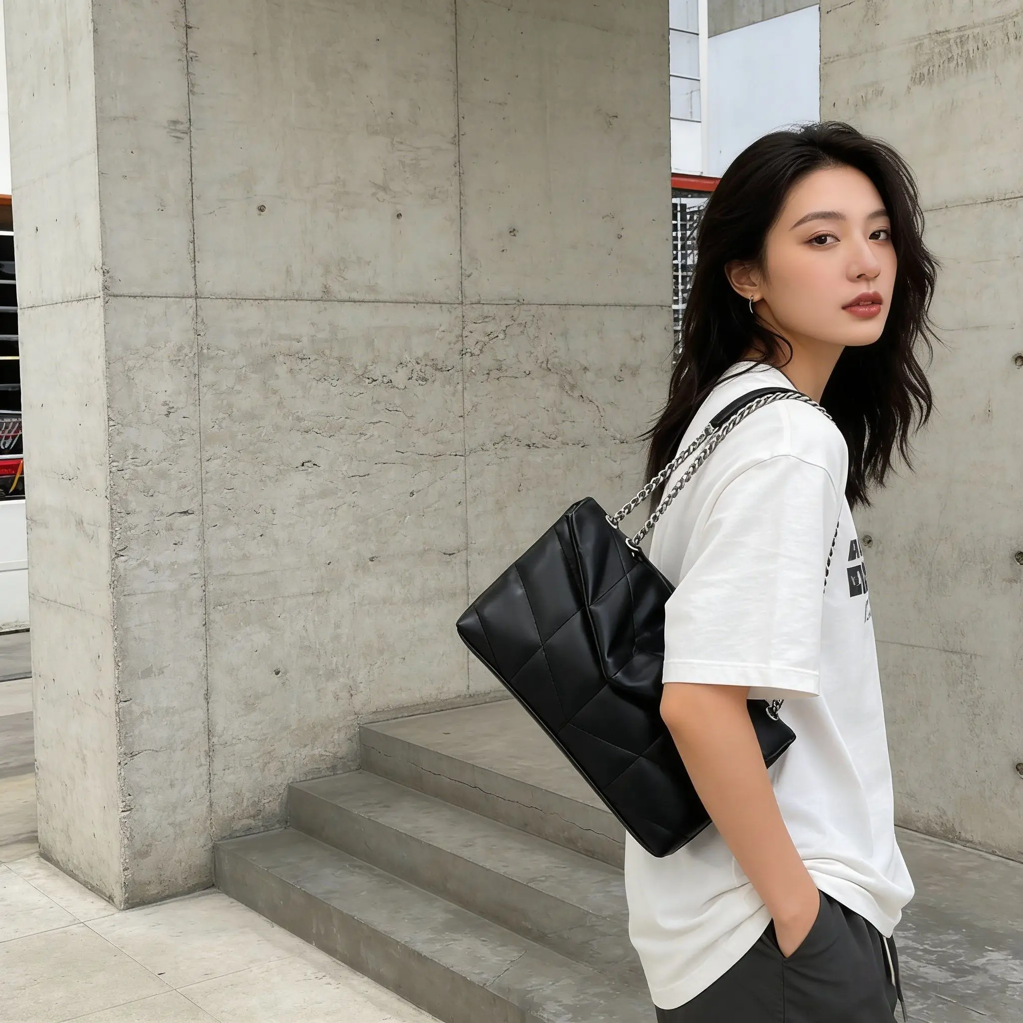 

Квадратная сумка из натуральной кожи с клапаном-конвертом, женская сумка через плечо с металлической цепочкой, роскошная женская сумка на плечо.