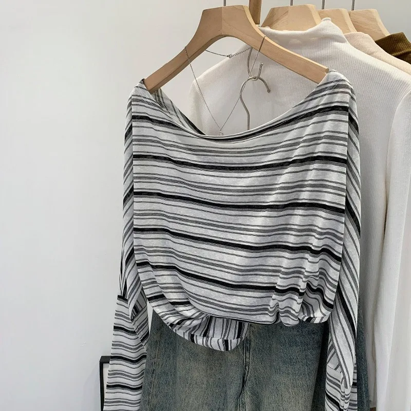 Lazy and Relaxed Striped One-shoulder Long-sleeved T-shirt Women's Summer New Slanted Shoulder Top