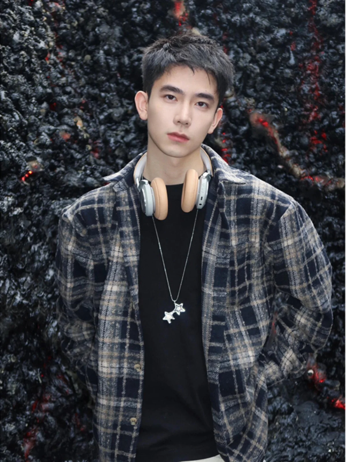 

Black Flannel Plaid Shirt Men's High-End Feeling Cool Long Sleeve American Retro Small Fragrance Style Coat Loose Fit Youth T...