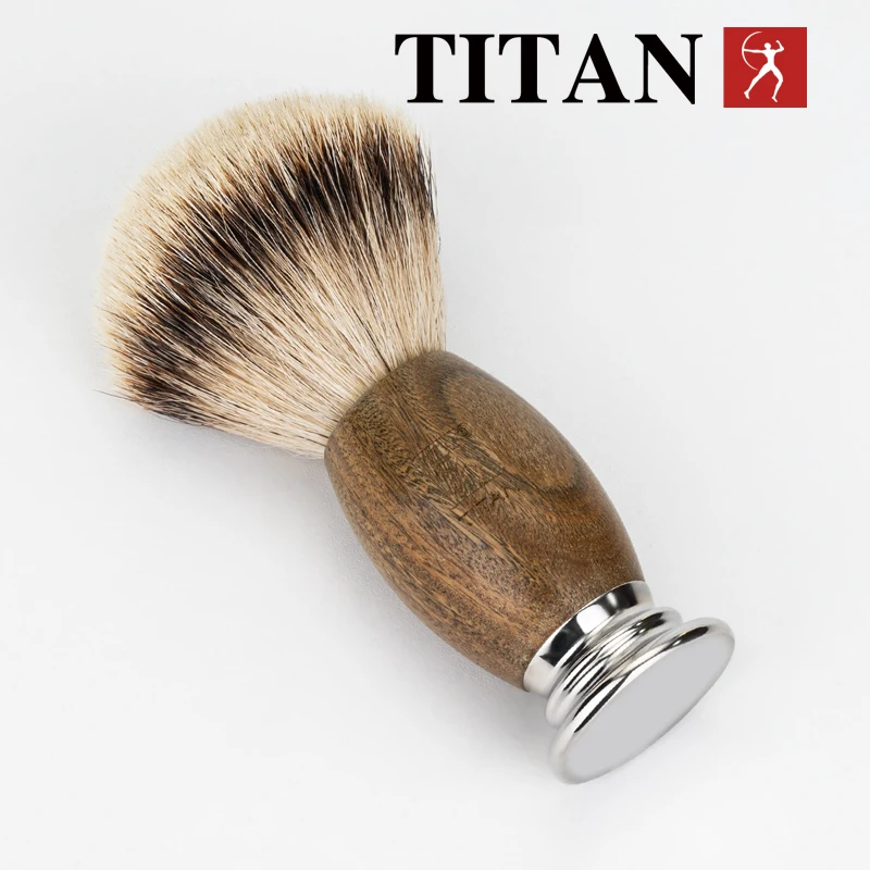 titan-razor-brush-wood-handle-badger-hair