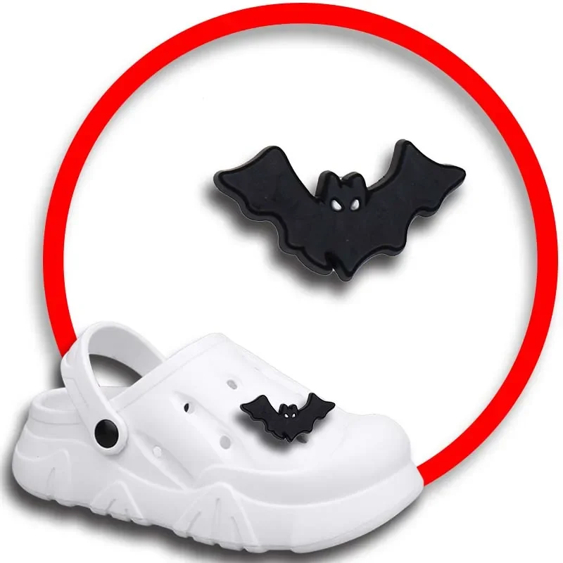 Ciondoli per scarpe Little Devil per sandali Crocs zoccoli da donna spille decorazioni per scarpe accessorio distintivi da uomo ragazze scarpe per bambini accessori