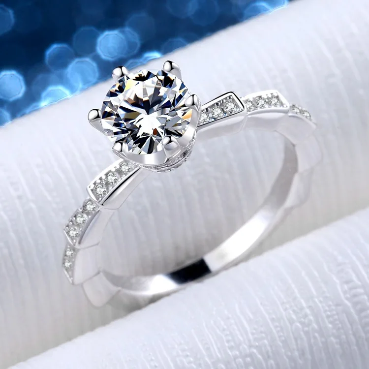 

Mysterious Six-Claw Snake Ring Women's PT950 Platinum 2Ct Moissanite - Dark aesthetic, daily versatile, full of personality