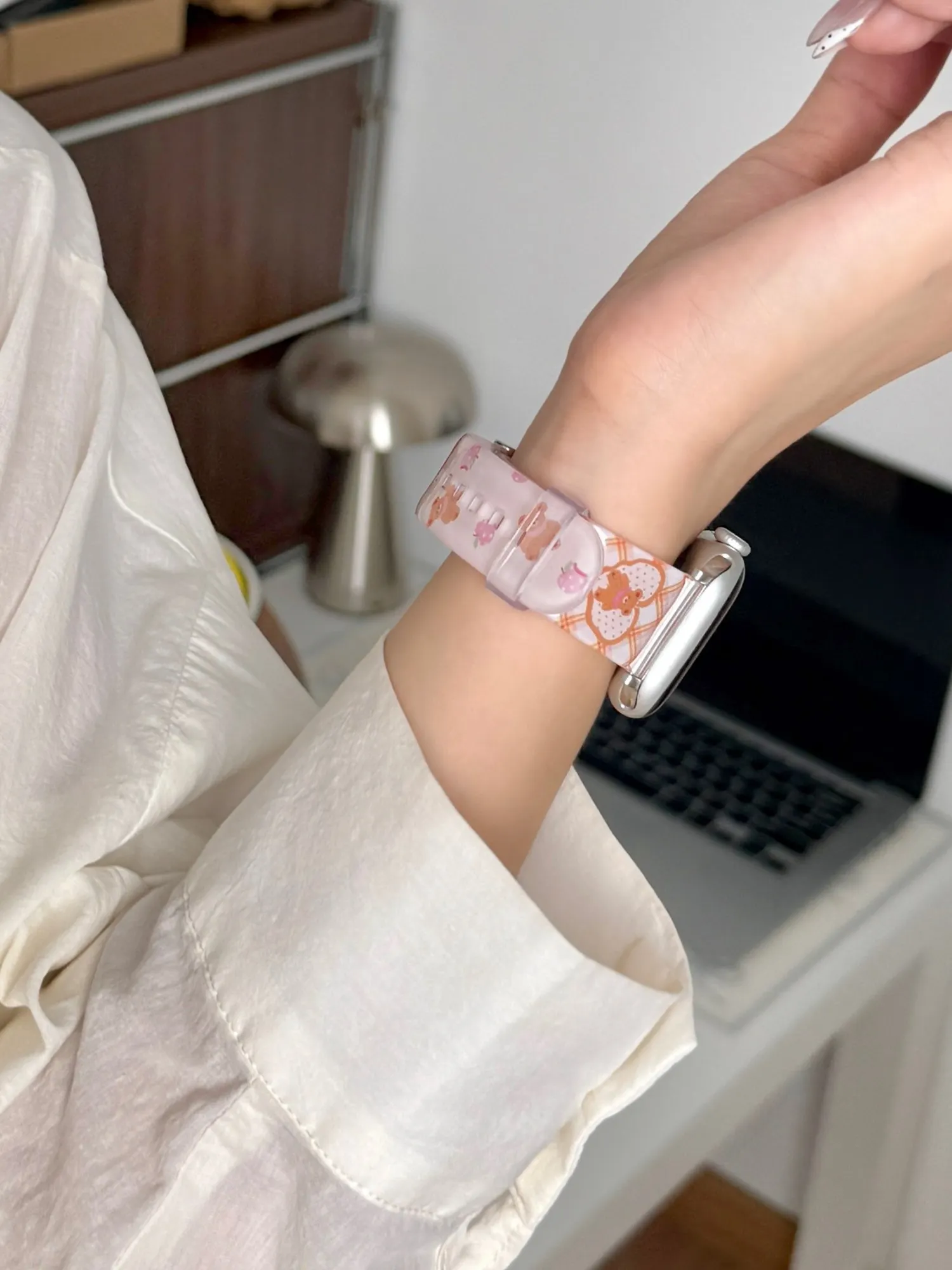 Advanced Cute Silicone Strap For Apple Watch band women Strap Series 11/10/9/8/7/6/5/4 40mm 41mm 42mm 44mm 45mm 46mm
