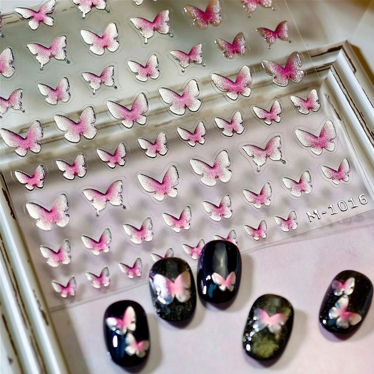 Schicke romantische lila rosa Schmetterling allmähliche Flügel Insekt zarte verträumte charmante selbstklebende Nail Art Aufkleber Maniküre Aufkleber