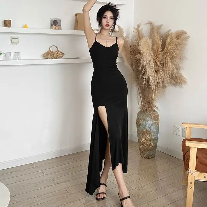 French Fashion Retro Gentle Black Camisole Dress with Feminine Temperament, Slim Fit and Irregular Dresses Female Clothing