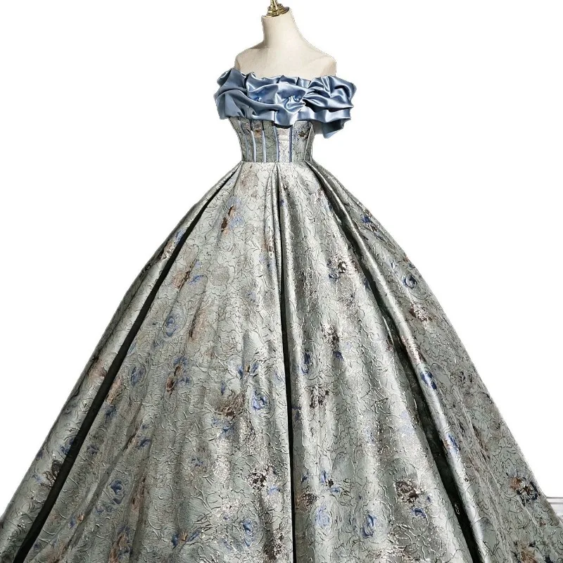 Рисунок 5 - Атласное вечернее платье