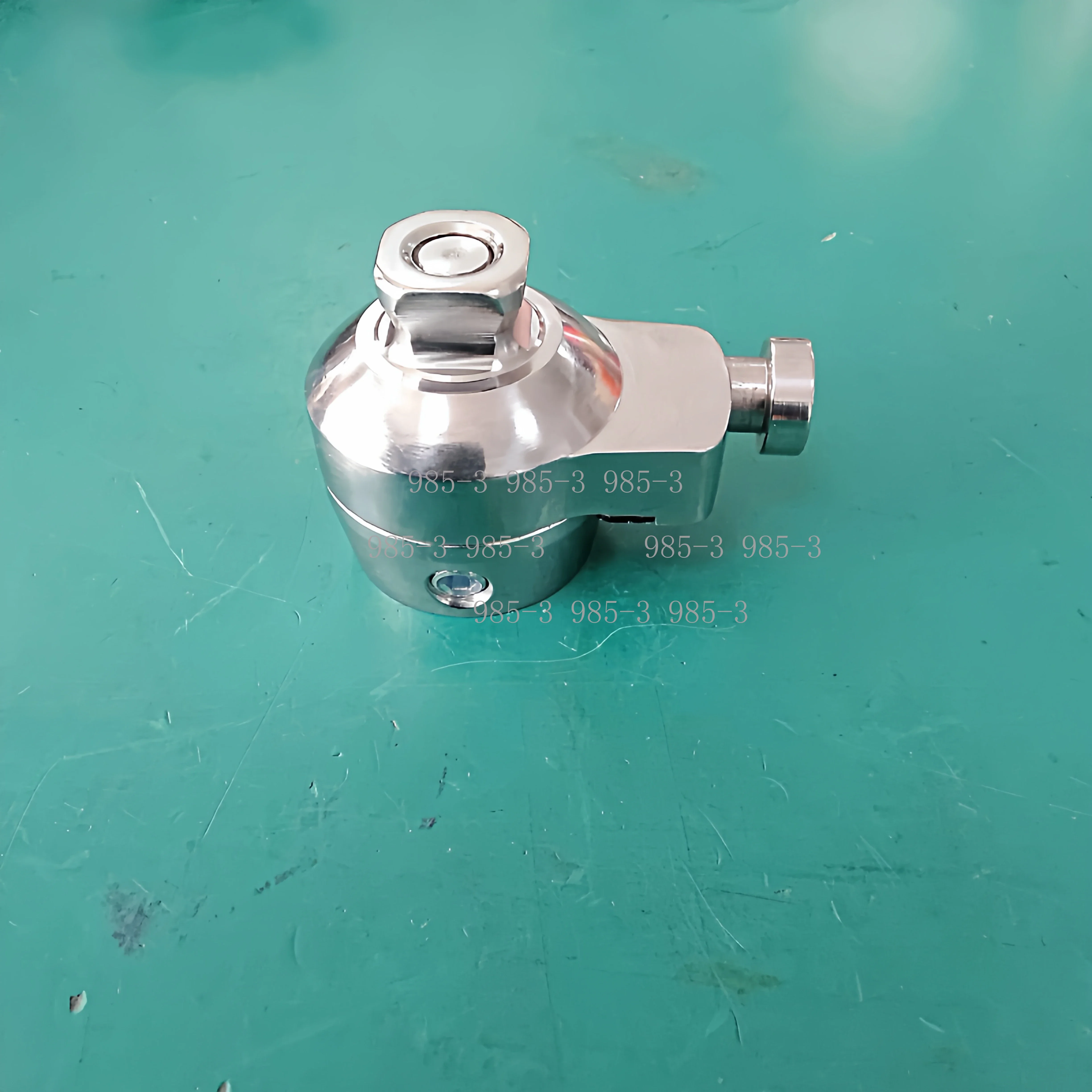 Adjustable Swivel Prosthetic Adapter, Leg Locking Acceptance Chamber Accessory
