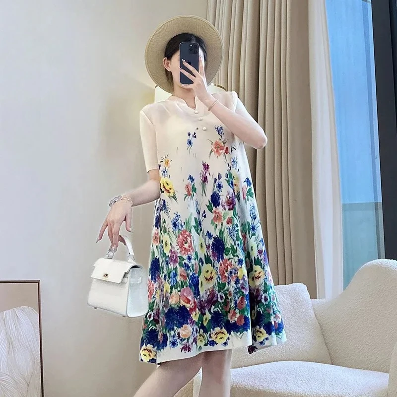 Eleganckie, elastyczne, luźne sukienki damskie z krótkim rękawem, modne, codzienne, o średniej długości, Miyake z dekoltem w serek, plisowana sukienka z nadrukiem, lato 2025