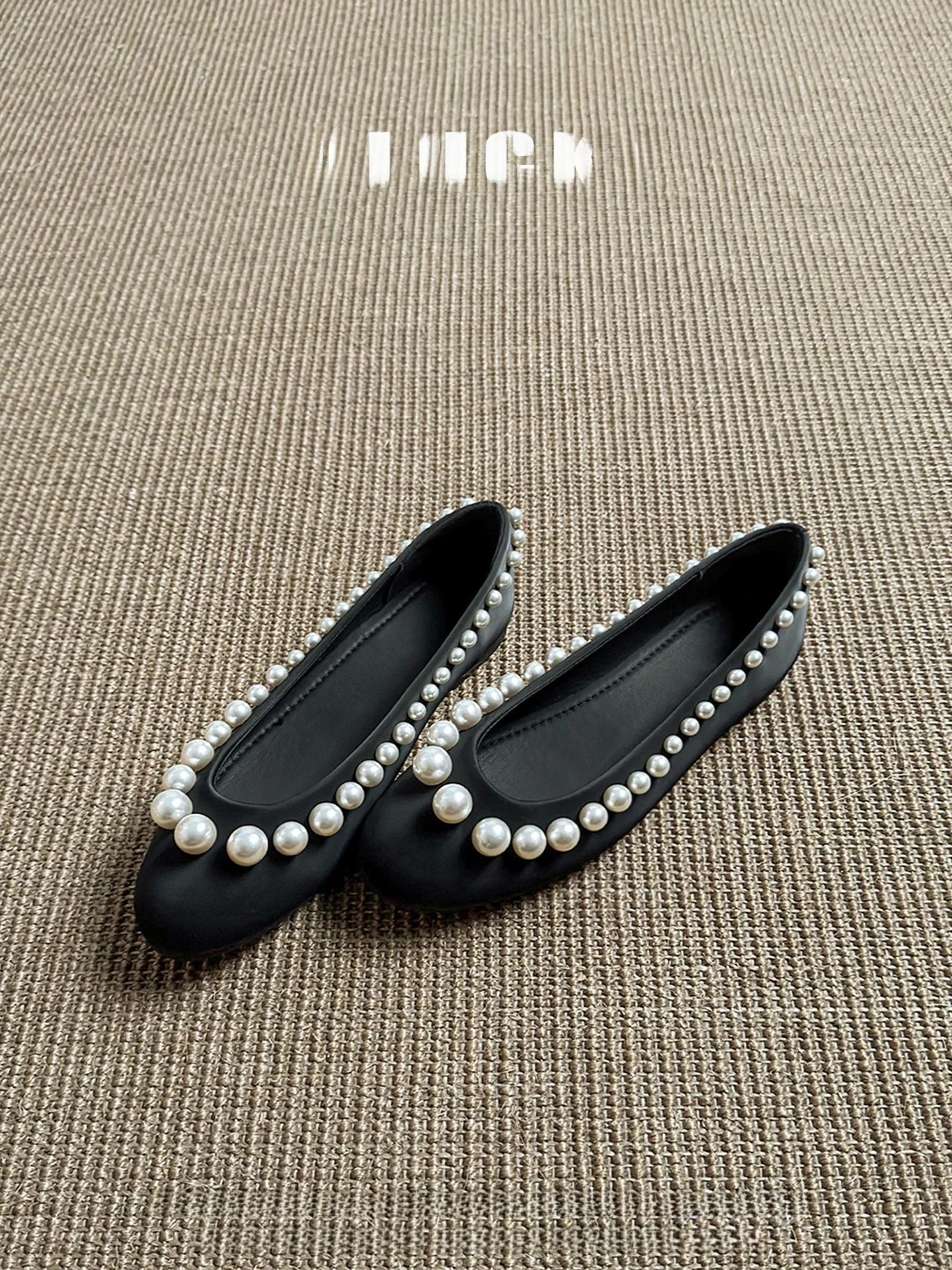 leather-version-pearled-flat-bottom-single-shoes-for-women-autumn-season-comfortable-non-slip-rubber-sole-round-toe-fashion