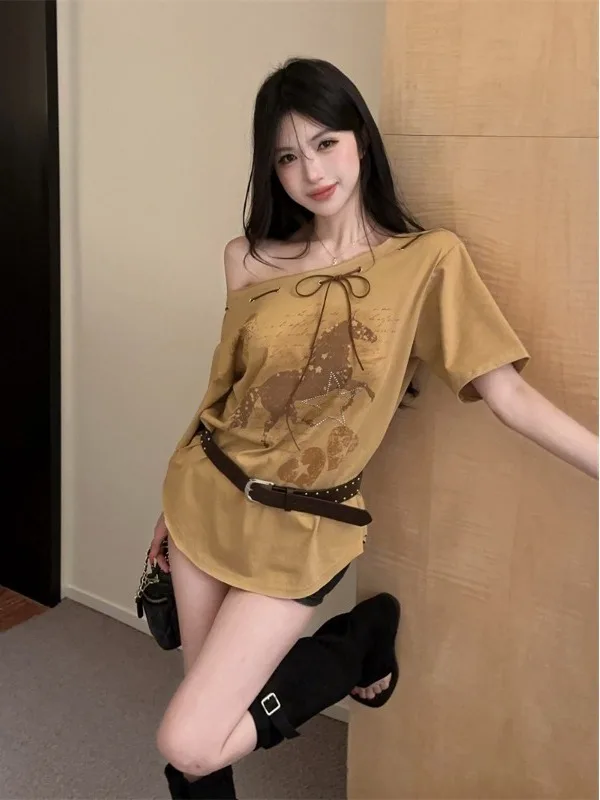 

Street Style American Retro Rhinestone Print Short Sleeve T-Shirt Women Summer Loose Shoulder Strap Design Versatile Top