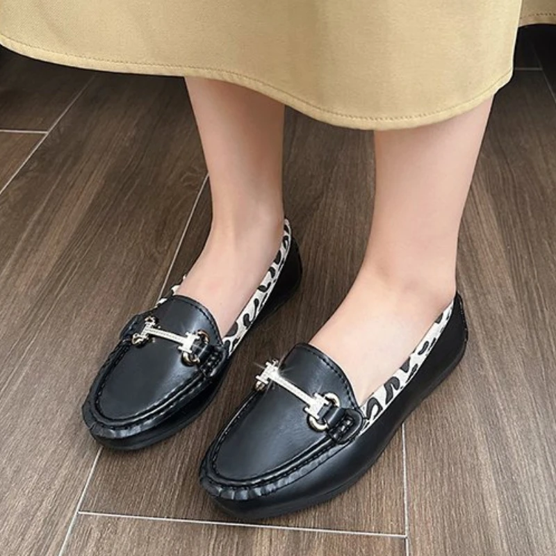 2023 Women Fashion Metal Ring Buckle Leather Round Head Loafers Shoes Female Leisure Solid Color Simple Flat Shoe