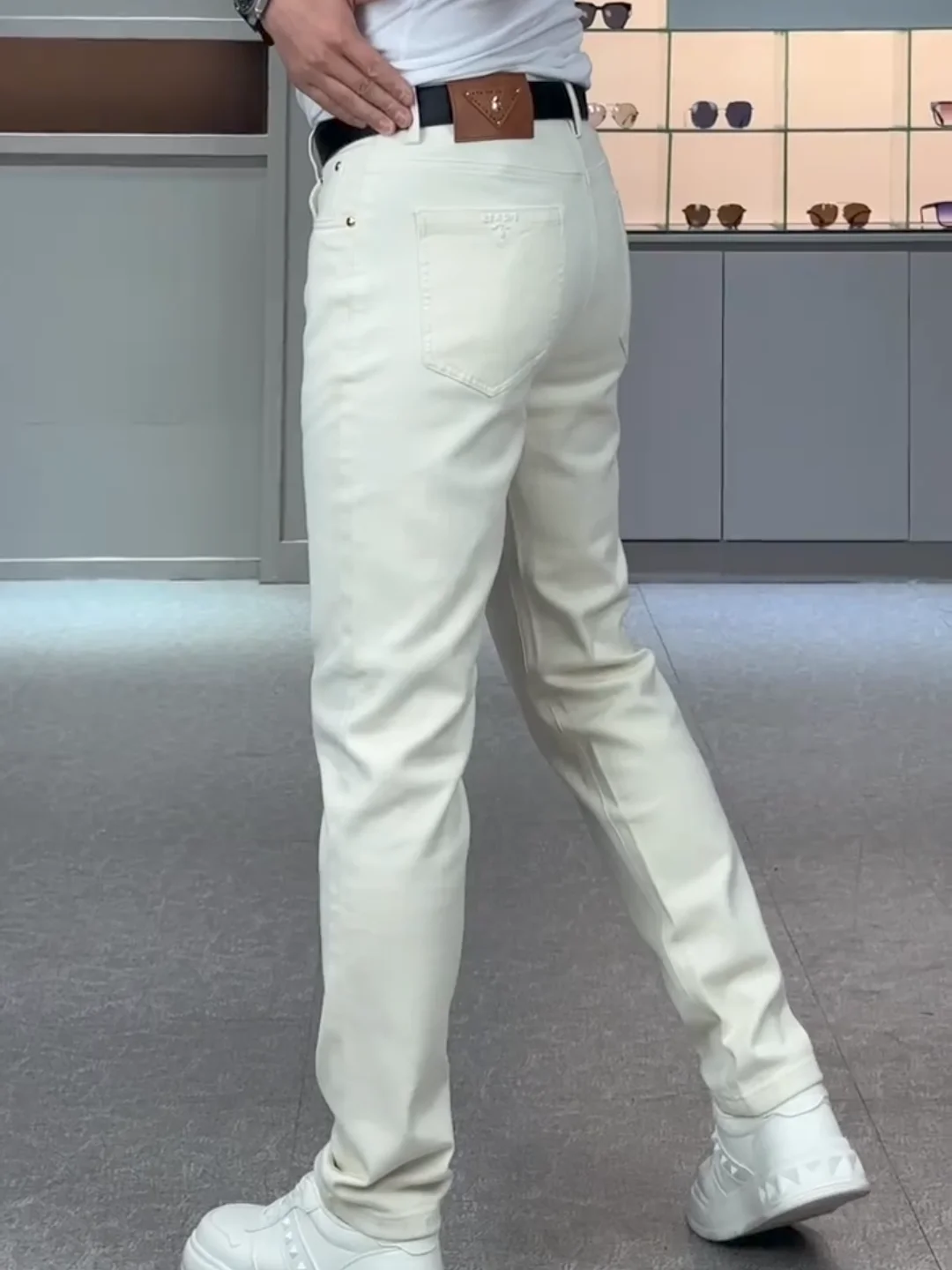 

High Quali Faionable Straight Leg Men's Jeans Sli Casual Autumn Tailored Fit Youthful Trendy mid Waist Zipper Closure