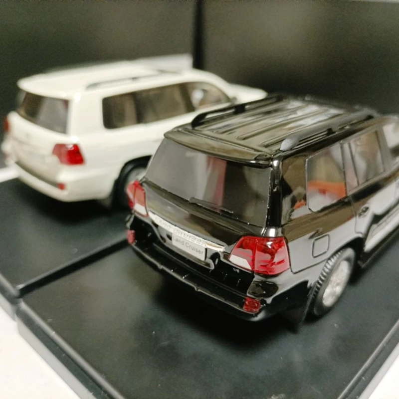 HRN 1/43 escala Land Cruiser LC200 coche de resina modelo colección estática decorado regalos de vacaciones juguetes regalo de recuerdo