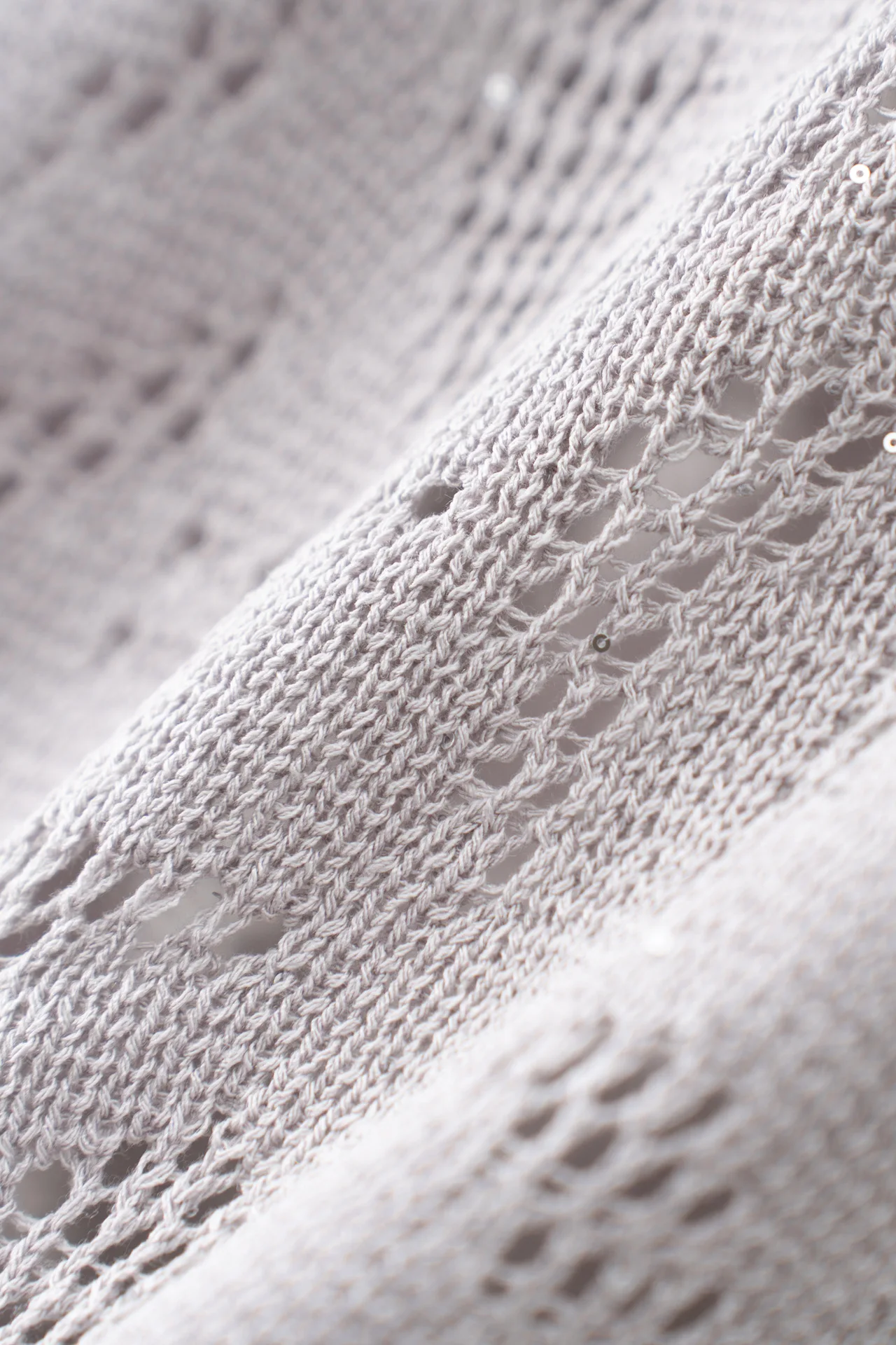 

Новинка Весна/Лето 2026: Льняной вязаный топ с вырезами и пайетками, с круглым вырезом, коротким рукавом, повседневный, универсальный, для женщин