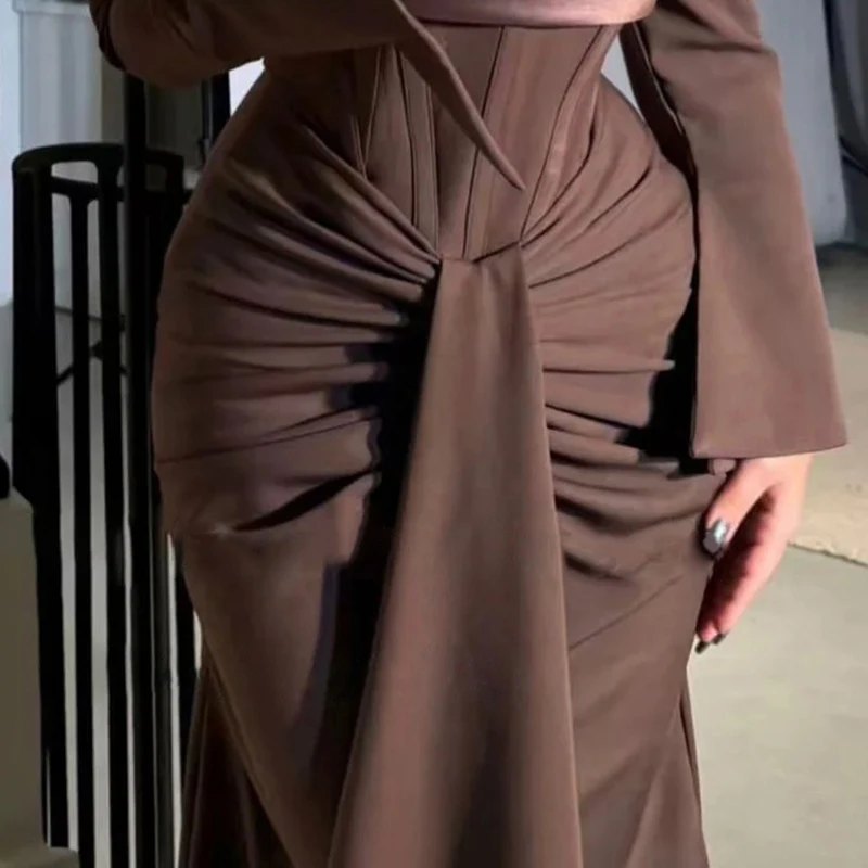 매력적인 브라운 오프숄더 롱 슬리브 머메이드 정장 이브닝 드레스, 우아한 브라운 오프숄더 롱 슬리브 머메이드 프롬 드레스