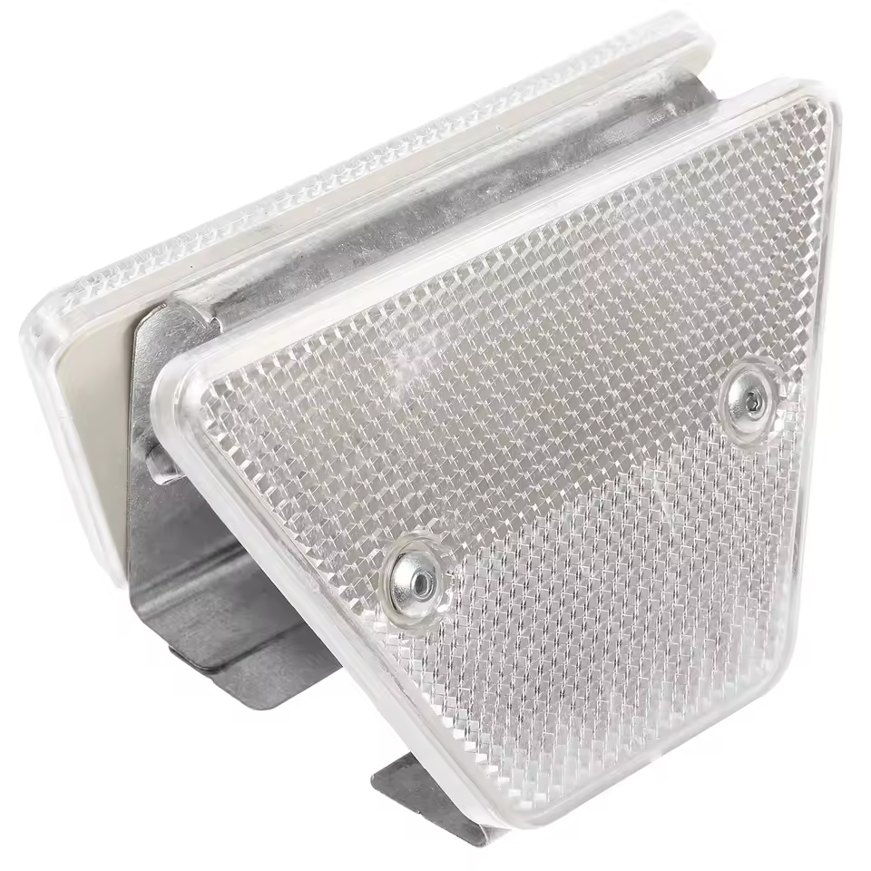 도로 반사기 설치 예시