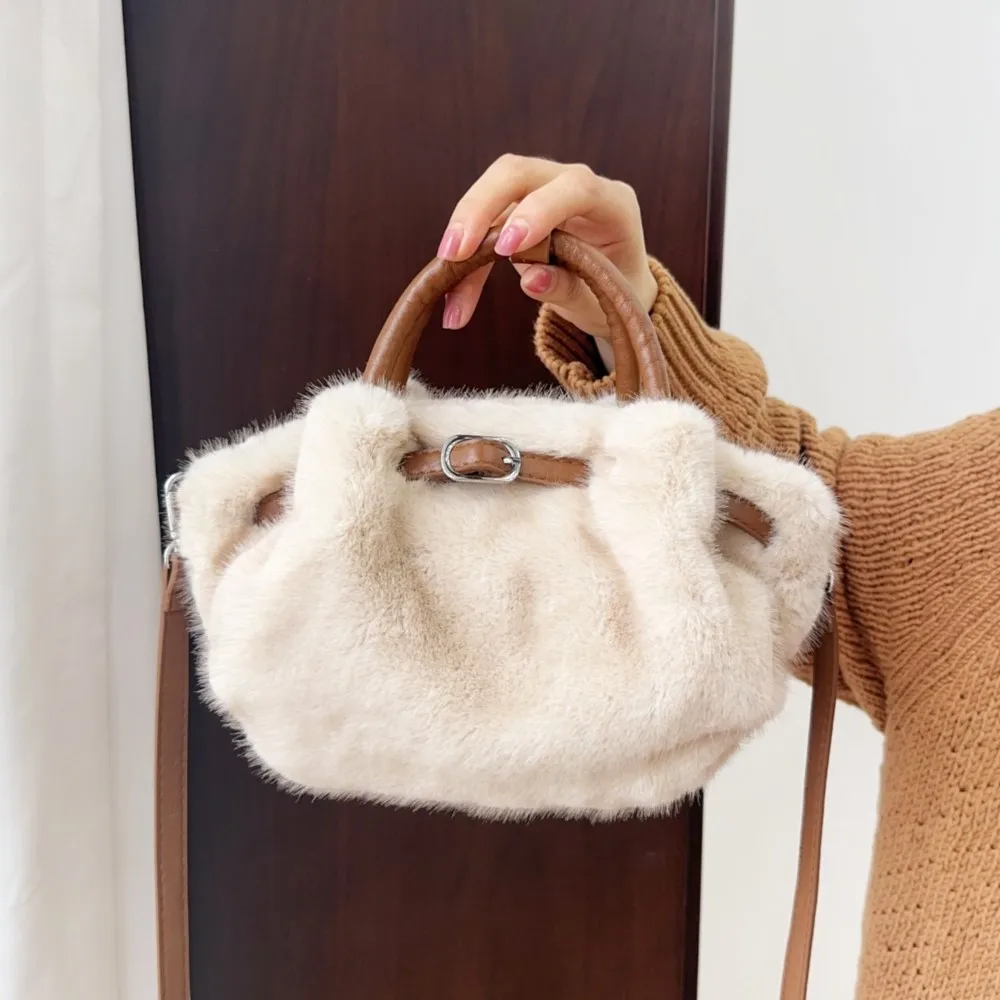 

Зимняя корейская плиссированная сумка из искусственного меха норки 2024, нишевый дизайн, элегантная сумка через плечо с верхней ручкой, женская пушистая плюшевая теплая сумка