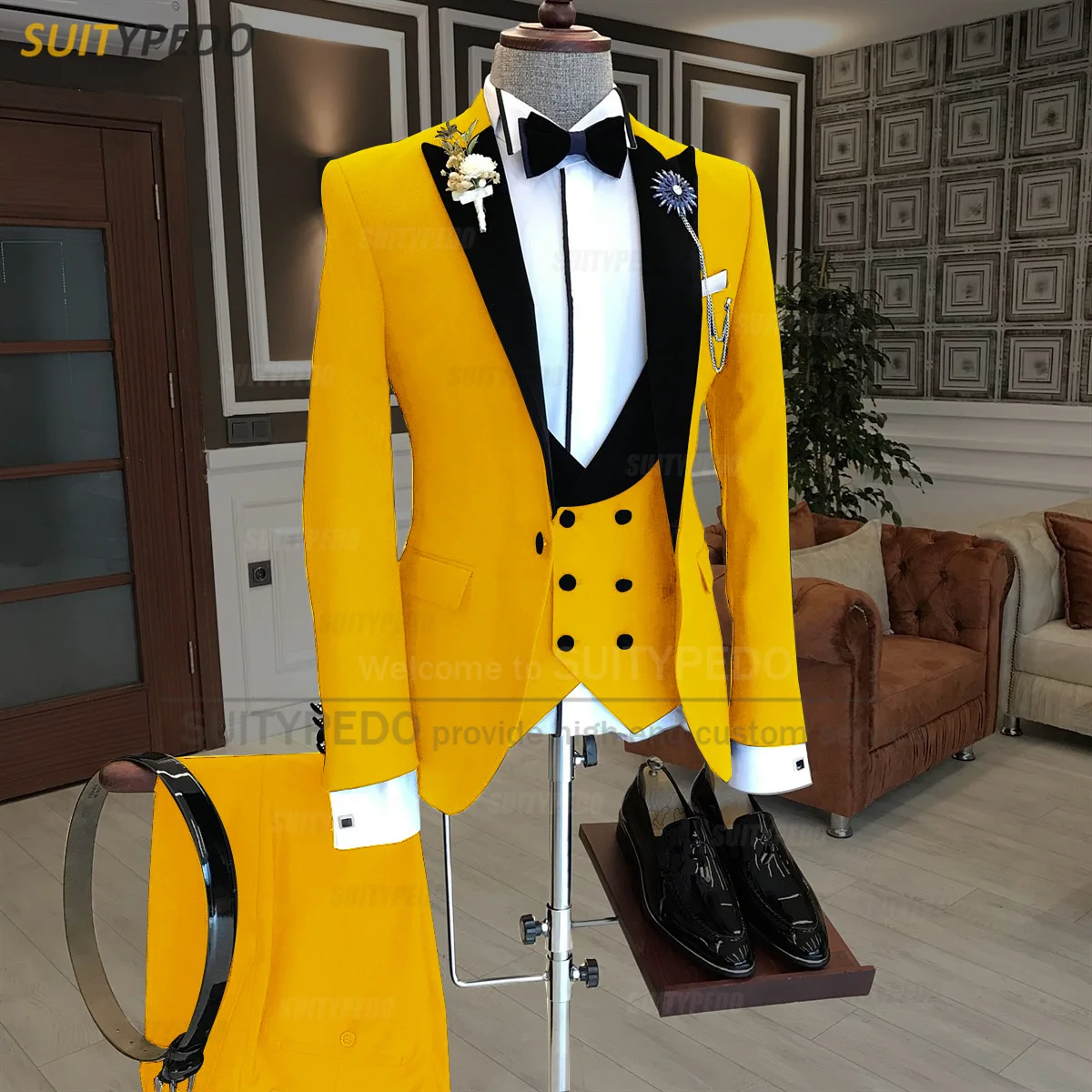 Latest Beige Suits for Men Slim Fit Velvet Lapel Jacket Vest Pants 3 Piece Tailor-made Luxury Homecoming Business Wedding Tuxedo