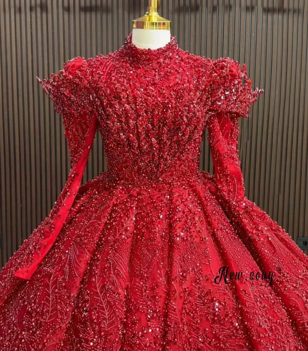 Luxuriöse bestickte Ballkleider, rote, bauschige Quinceanera-Kleider, Ballkleider für Partys 2026, Brautkleider, maßgeschneiderte muslimische Kleider