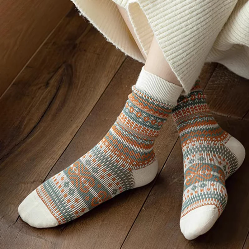 Chaussettes rétro ethniques japonaises pour femmes, style Maillard Fair Island, chaudes