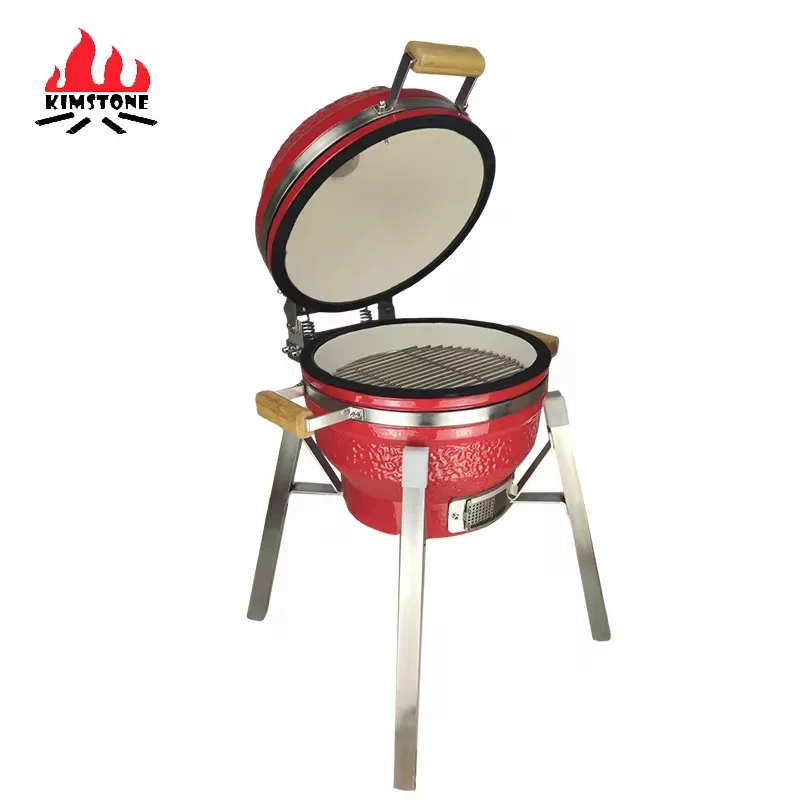 Red ceramic grill, small stew , smoke , carbon , lock water to keep food at maximum moisture