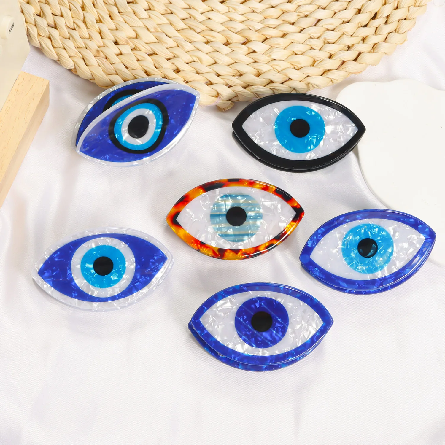 Lucky Eye Plastic Hair Clip Blue Turkish Evil Eye Hairpin Claw Clip Hair Accessories for Women Girls Female Fashion Jewelry