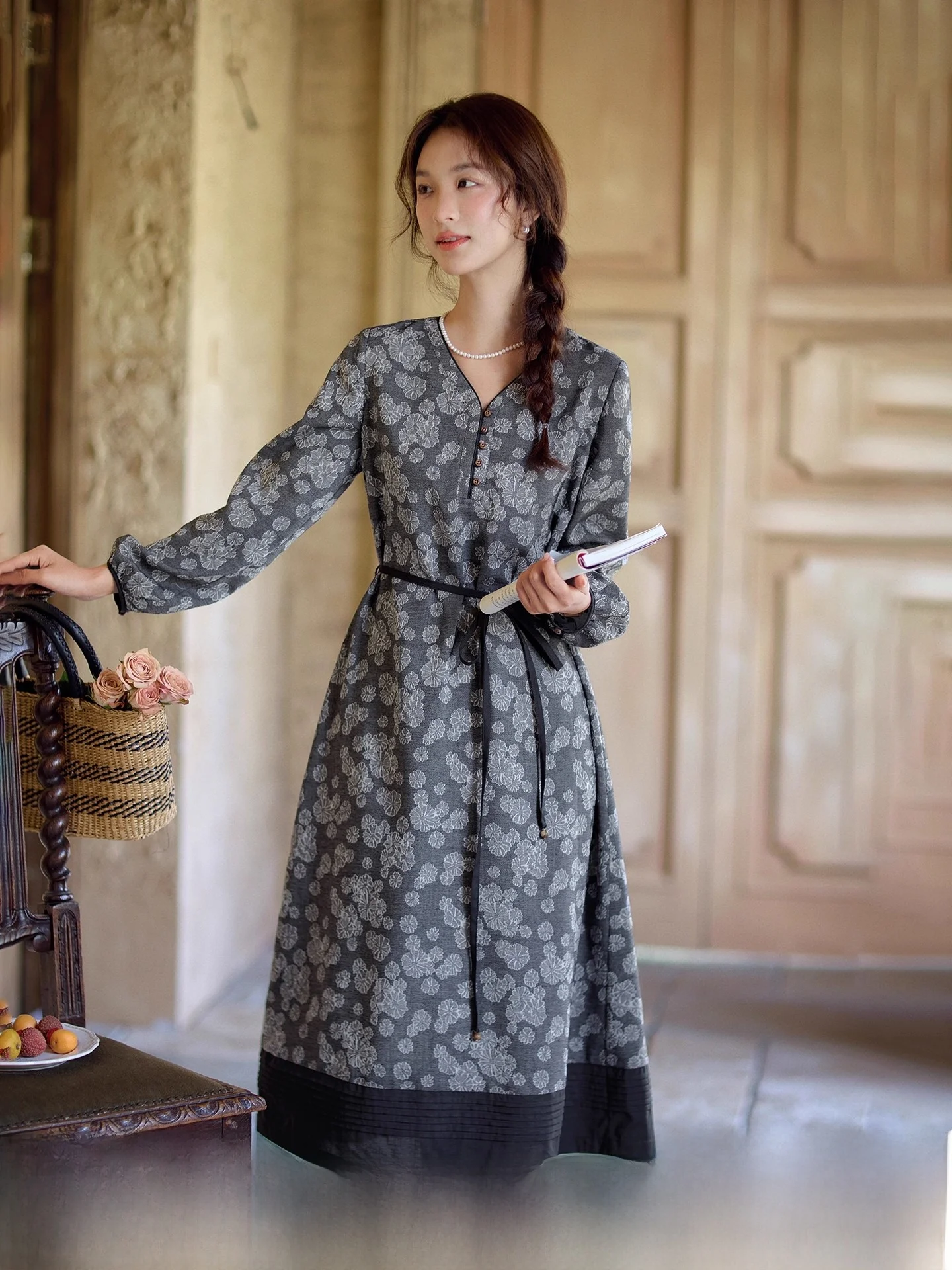 

Red Tead Artistic V-Ne Midi Dr Women's Long Bla Floral Embroidery Dr Autumn Collection Ele A-Line Skirt