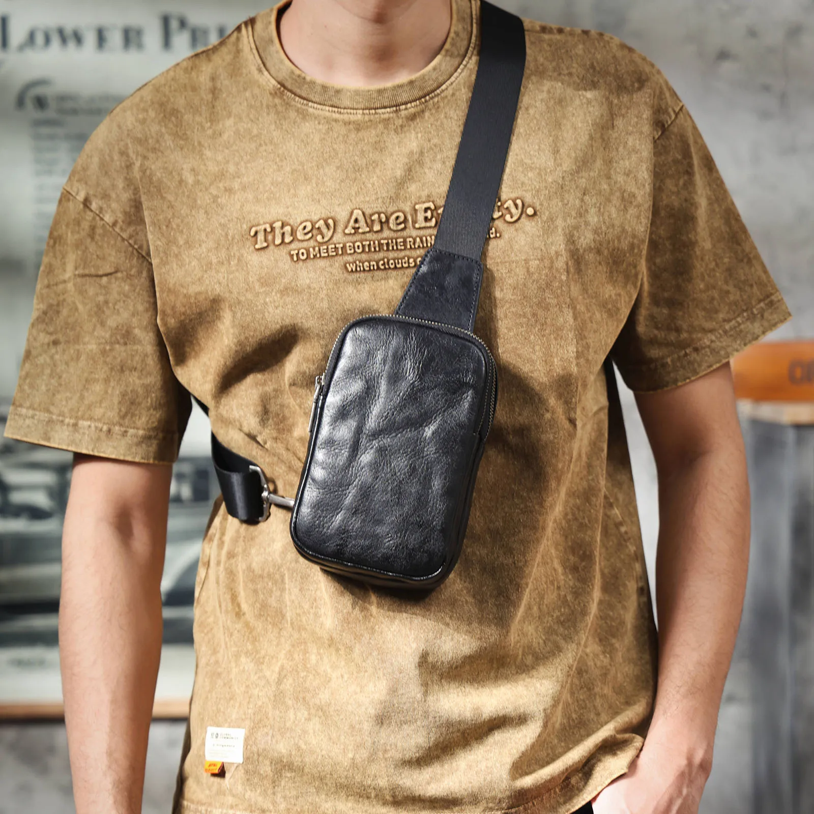 S.WORKER Premium Vollnarbenleder Brusttasche Mini Echtleder Herren Mode Umhängetasche für Männer – Detail 4