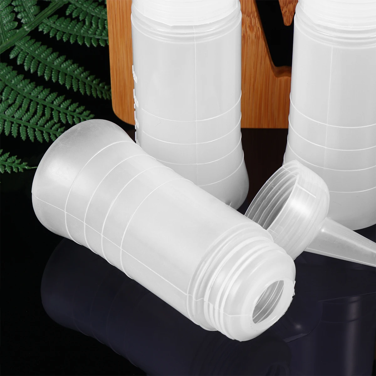 

5 Pcs Hair Dye Water Sprayer Bottle Shampoo Containers Applicator Bottles White