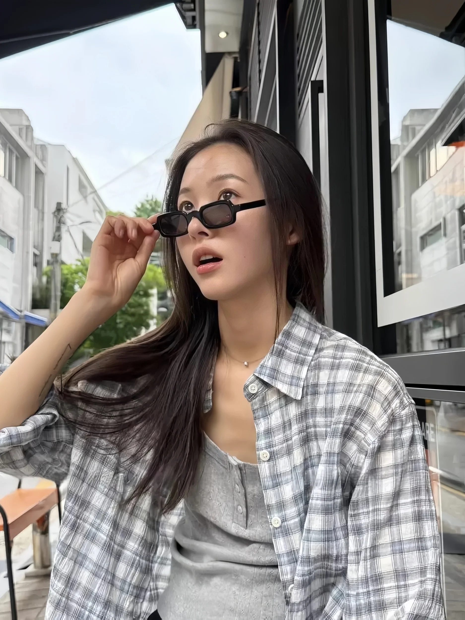 

Nadneedz Casual Plaid Long Sleeve Women's Shirt Jacket Thin Cotton Loose Fit Summer Lightweight Sun Protection Outerwear