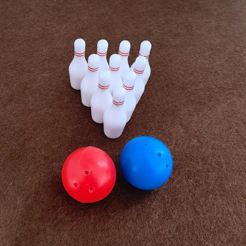 3pcs Dollhouse Miniature Bowling Set - Tiny Scene Model Accessories, Dollhouse Prop & Micro Scale Toy for Decoration & Play