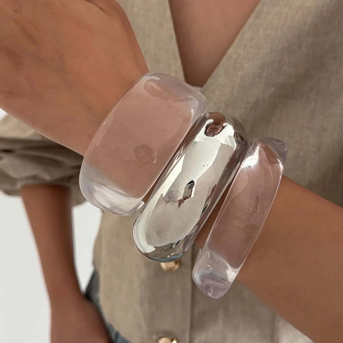 Foreign trade jewelry personalized style design sense transparent irregular resin bracelet niche glossy bracelet female