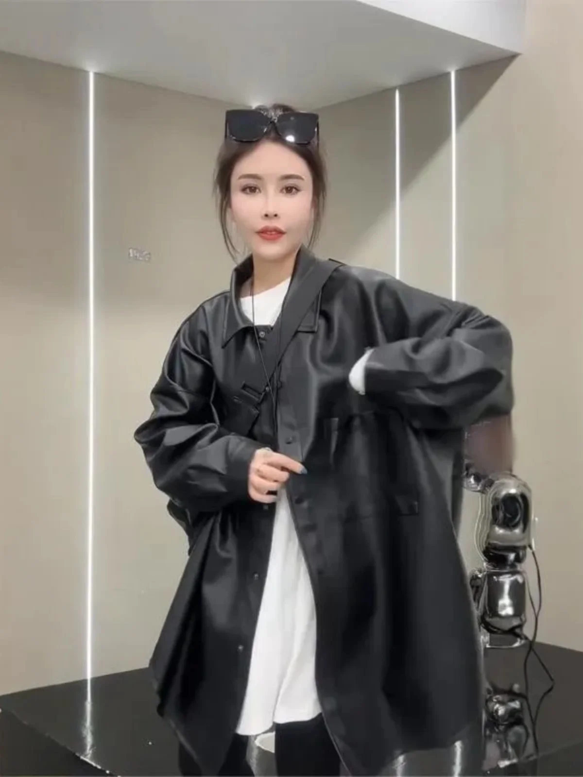 

Casual Loose Black Leather Shirt Jacket Women's Fashionable Stylish Autumn New Arrival Korean Style Long Sleeve Polyester Fiber