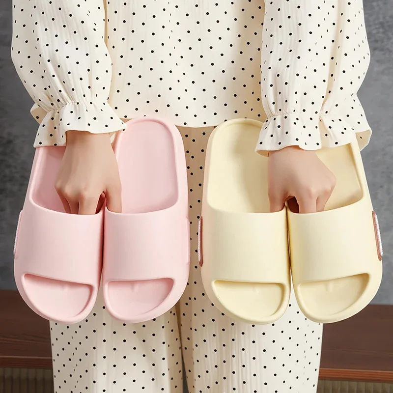 

Women's elegant bathroom slippers, dormitory girls' portable hotel student slippers, popular bathroom slippers, lightweight and