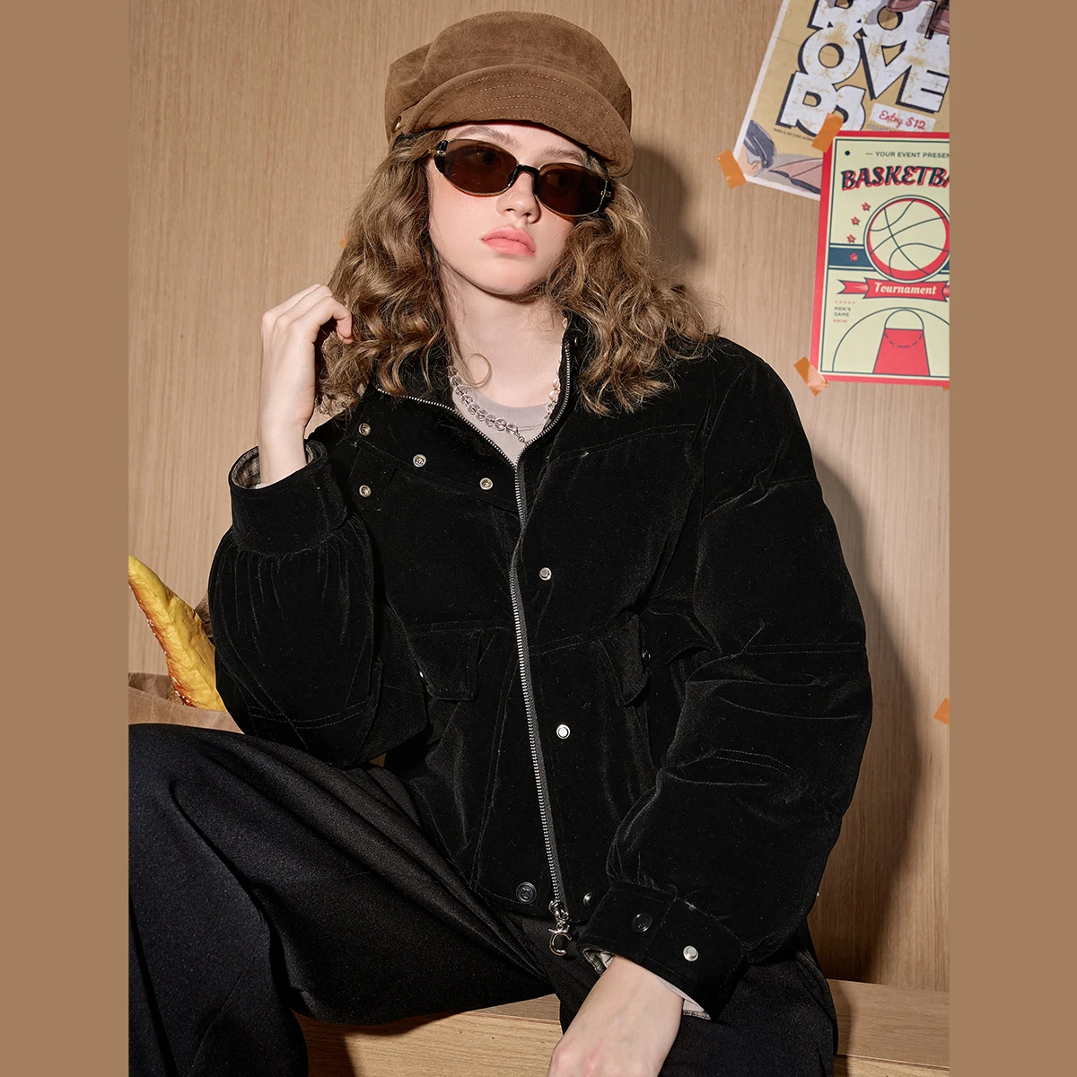 

2025 Winter Women's Short Puffer Jacket Vintage Stand Collar Cotton Coat Matte Thickened Parka Slim Fit Outerwear Retro Style