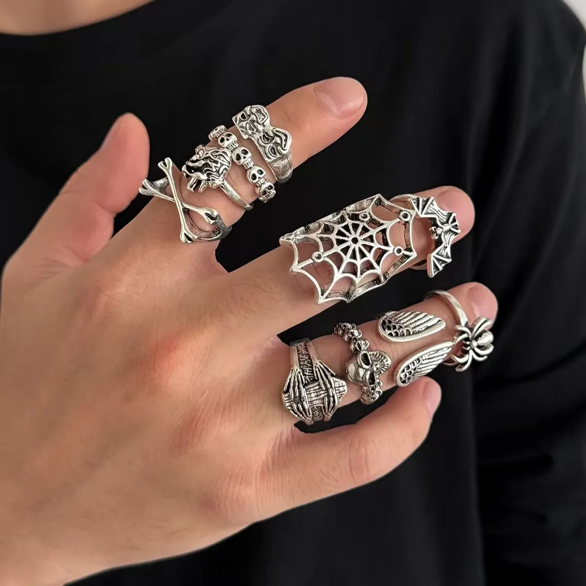 Anel Masculino Estilo Hip-Hop Europeu e Americano com Design Retrô de Aranha, Cobra, Esqueleto e Cobra de Duas Cabeças