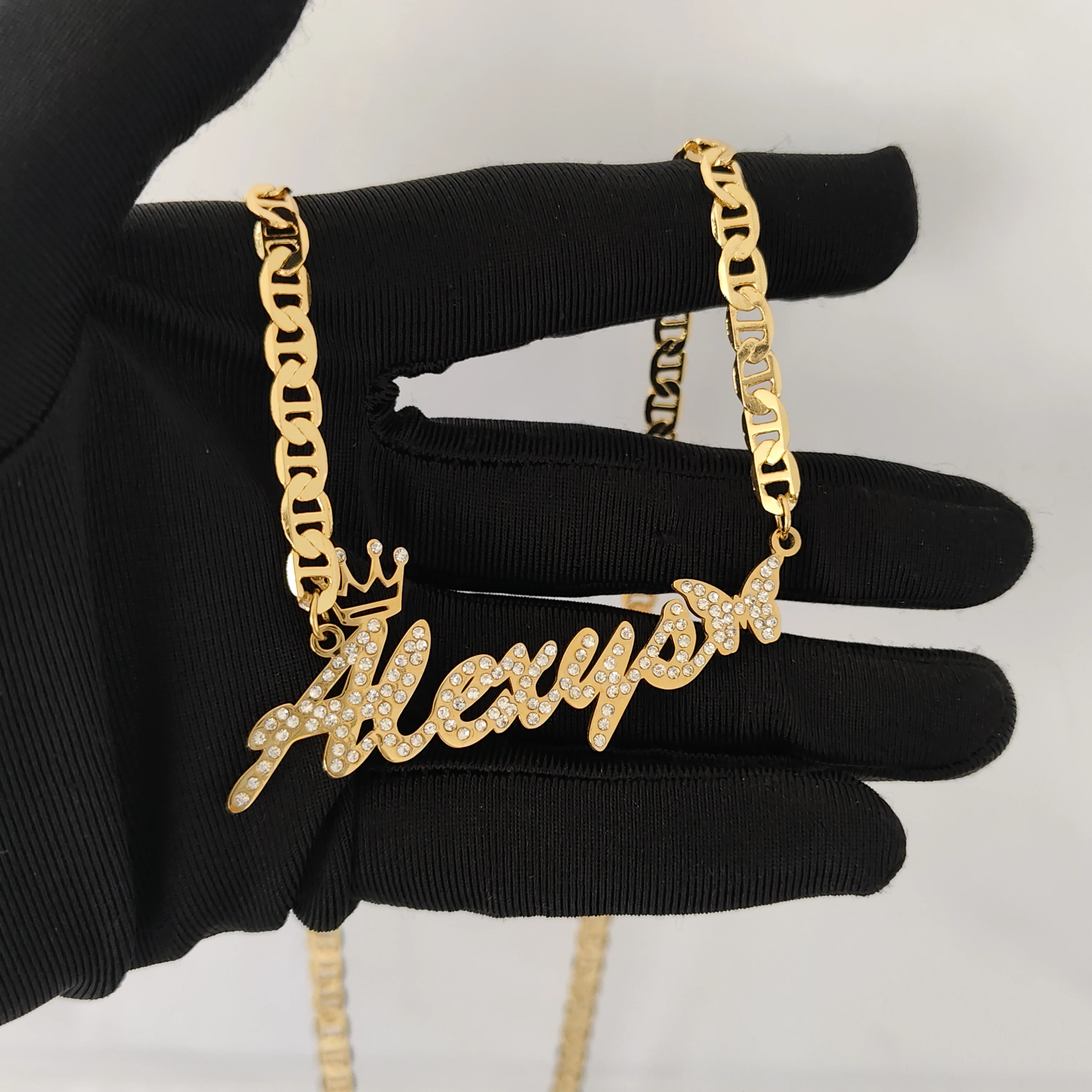 

DHQH New Wholesale Customized Name Diamond Butterfly Necklace Personalized Letter Diamond Necklace with Butterfly Christmas Gift
