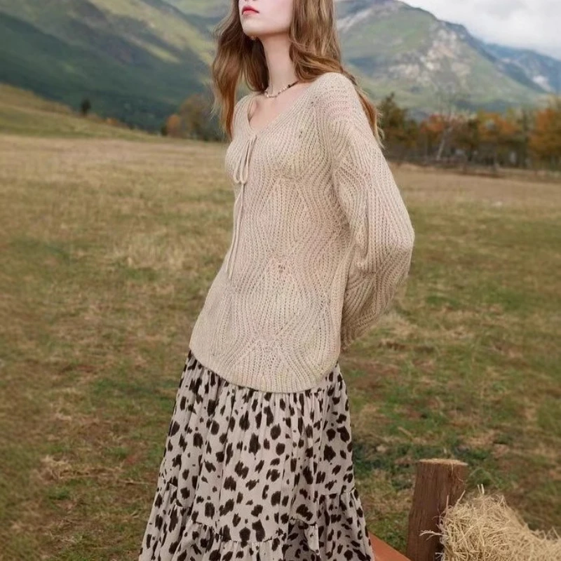 

2025 Autumn New Knitted Sweater, Loose Women's Pullover, Lazy Style Soft Tie-Knit Top and Jacket