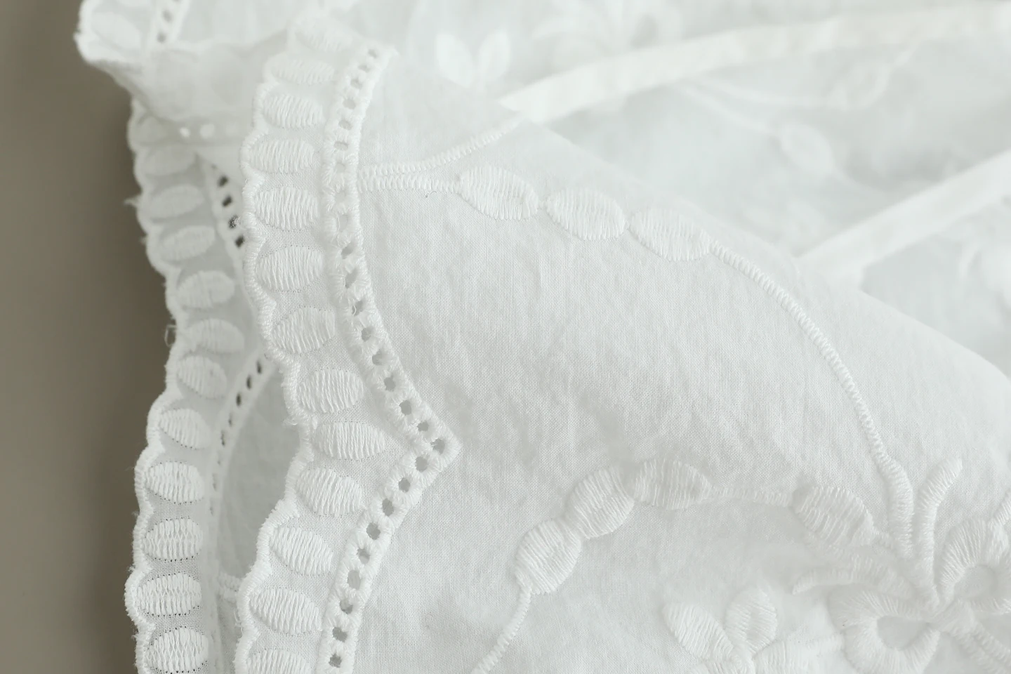 和菓子森ガール花柄刺繍チェック柄パッチワークコットンシャツ女性ピーターパンカラー長袖カジュアルルーズブルー