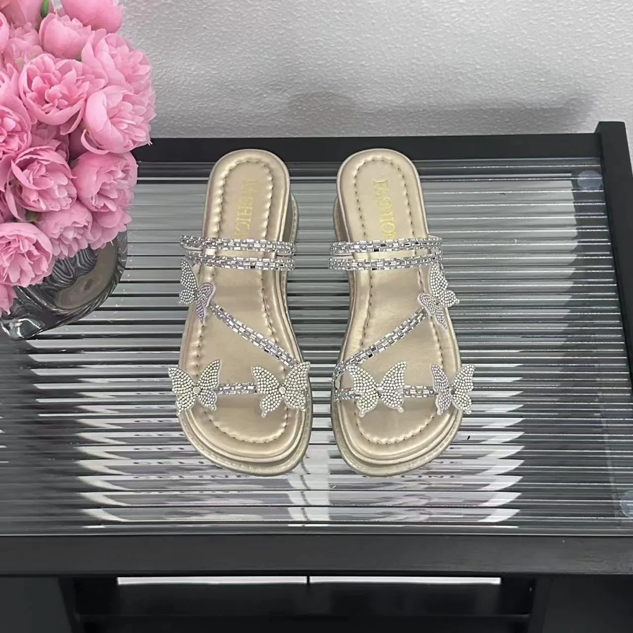 Women's Slippers Flat Beach Deluxe 2024 Rubber-soled Crystal Comfortable Platform Slippers Casual and Lightweight sandals women