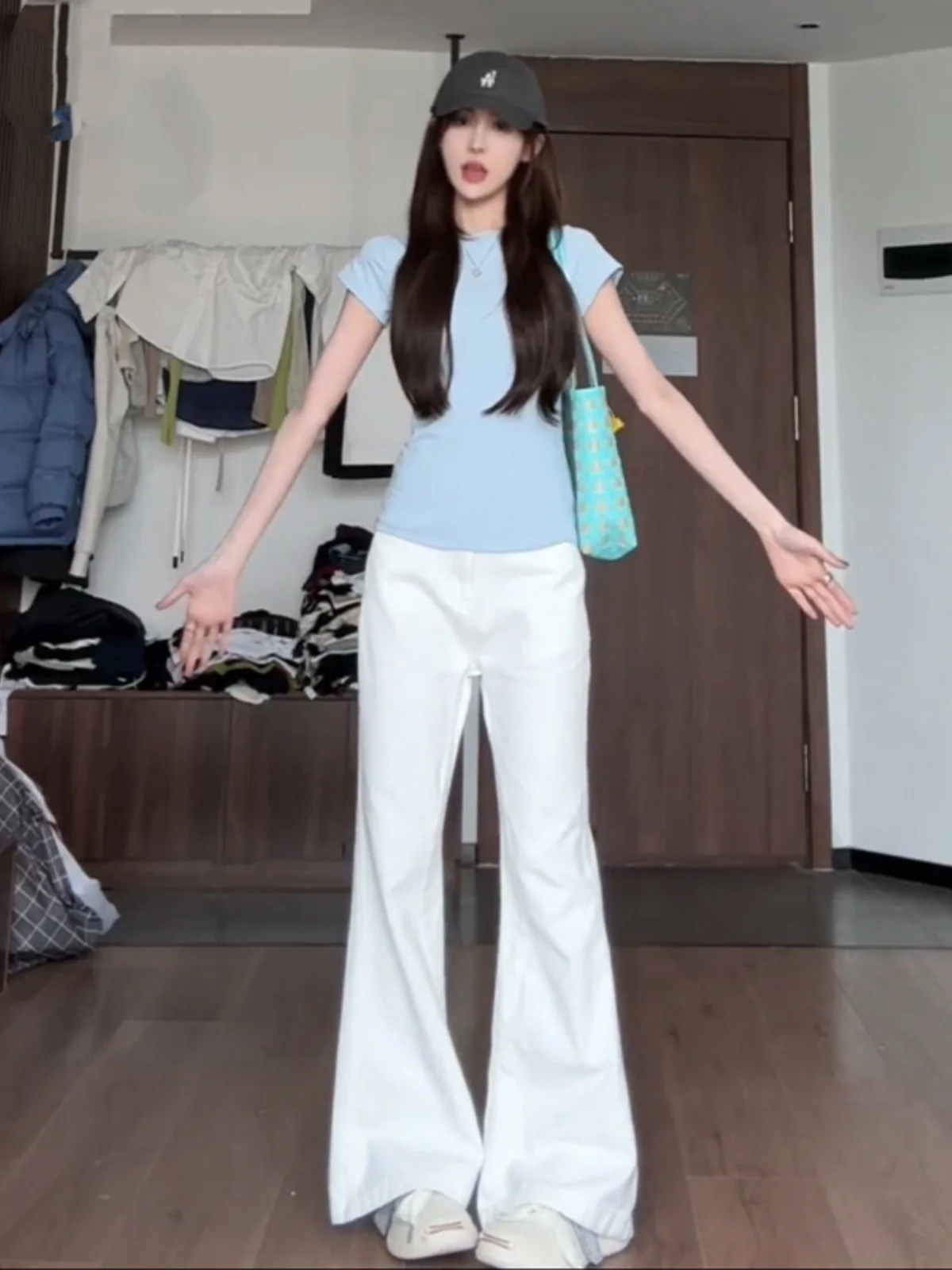 

Женские джинсы-клеш с высокой талией, широкие, свободного кроя, больших размеров, удобные, бежевого цвета