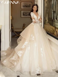 Robe de mariée en dentelle classique à col en V profond, ligne A gracieuse avec train, robe de mariée sexy personnalisée, robe de patients