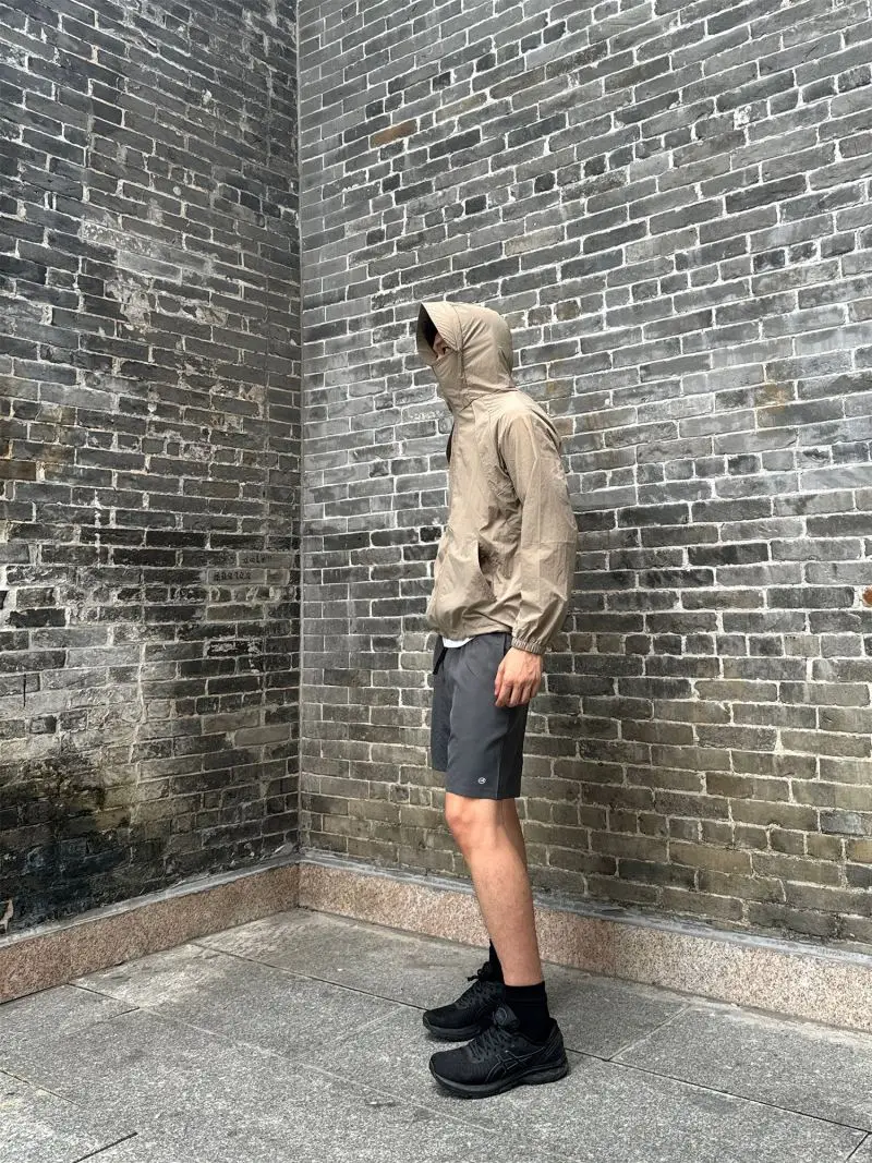 Herren Sommer-Kühljacke mit Sonnenschutz UPF50+, Schnelltrocknend, Atmungsaktiv, mit Kapuze, Windbreaker für Outdoor-Aktivitäten, Wandern, Camping, Radfahren – Detail 20