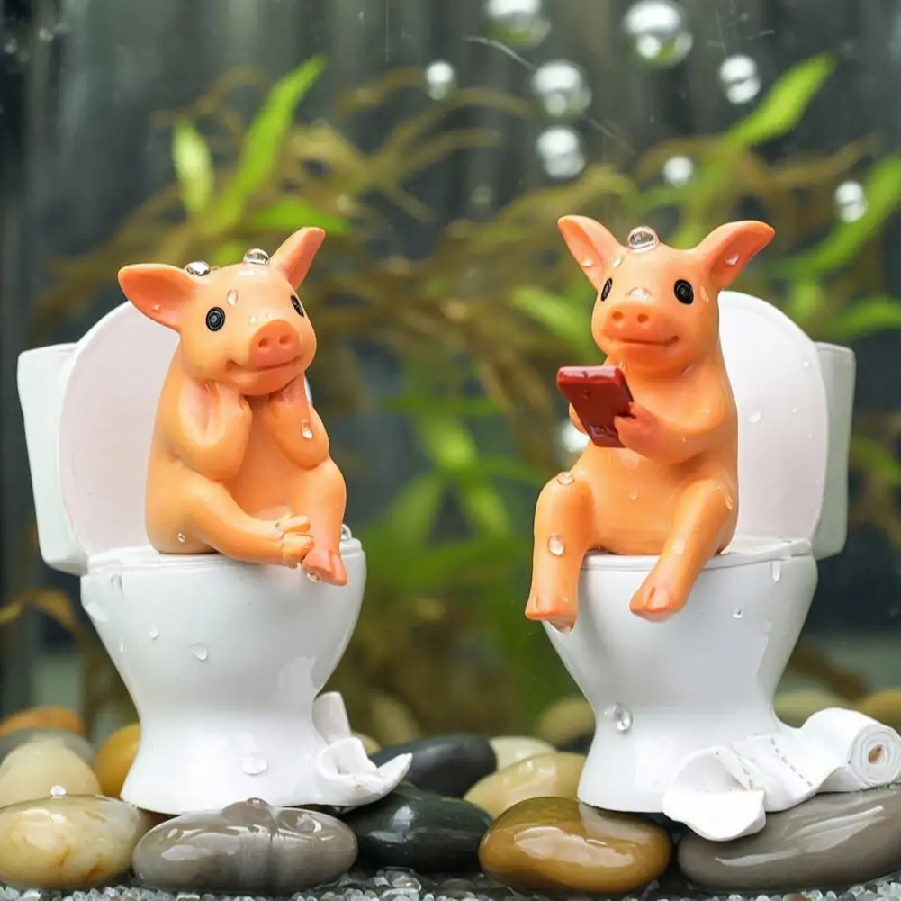 Cute Pig Sitting On Toilet Bathroom Statue, Tabletop Or Wall-Mount Decor — Father's Day Gift For Home & Office 1PC