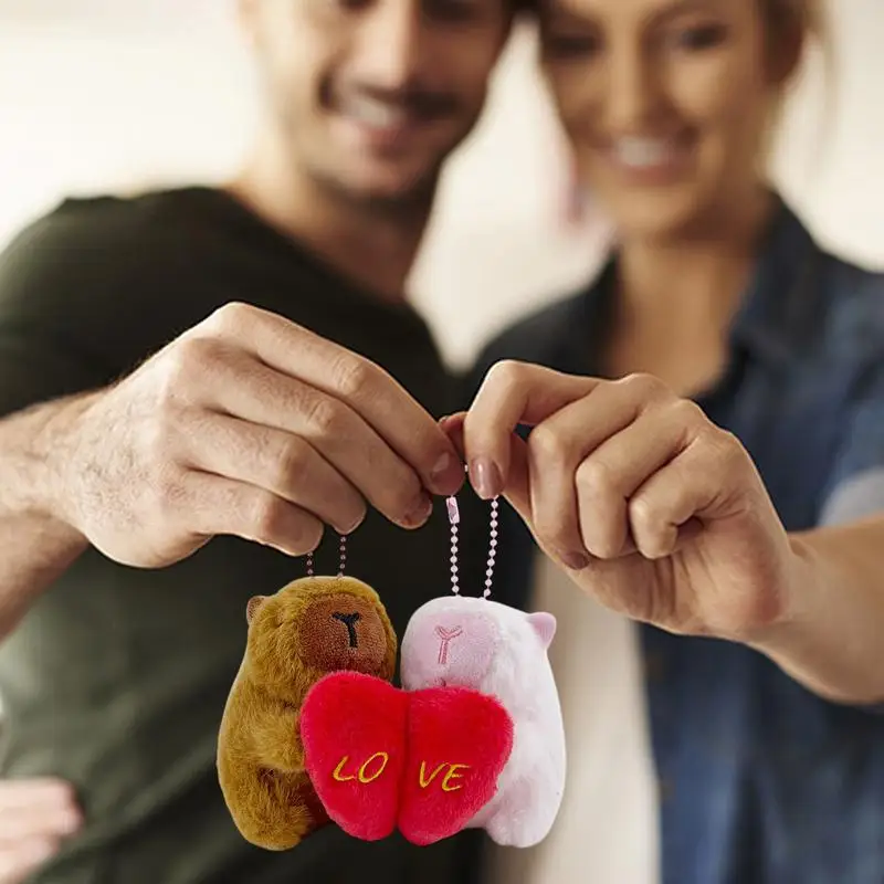 Lindo conjunto de llaveros para parejas, llavero magnético a juego con forma de corazón, colgante de muñeco de capibara, accesorios bonitos, capibara de peluche, 2 piezas de amor