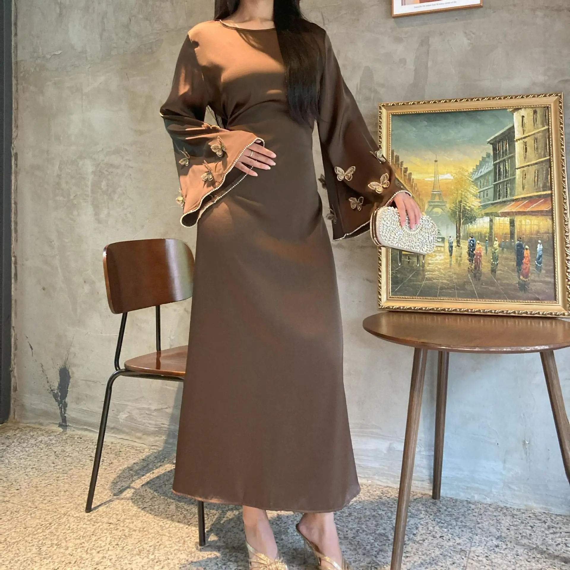 

Muslim 2025 New Fashion Arab Women's Brown Casual Trendy Loose Elegant Embroideried Long Sleeve Solid Color Dresses Female Abaya