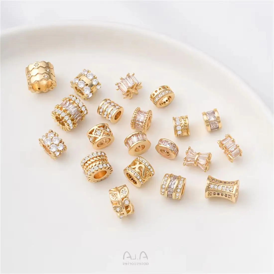 

14K Gold Package with Micro Inlaid Zircon Wheel, Large Hole Partition, Road Connection Small Waist DIY Jewelry Accessories C183