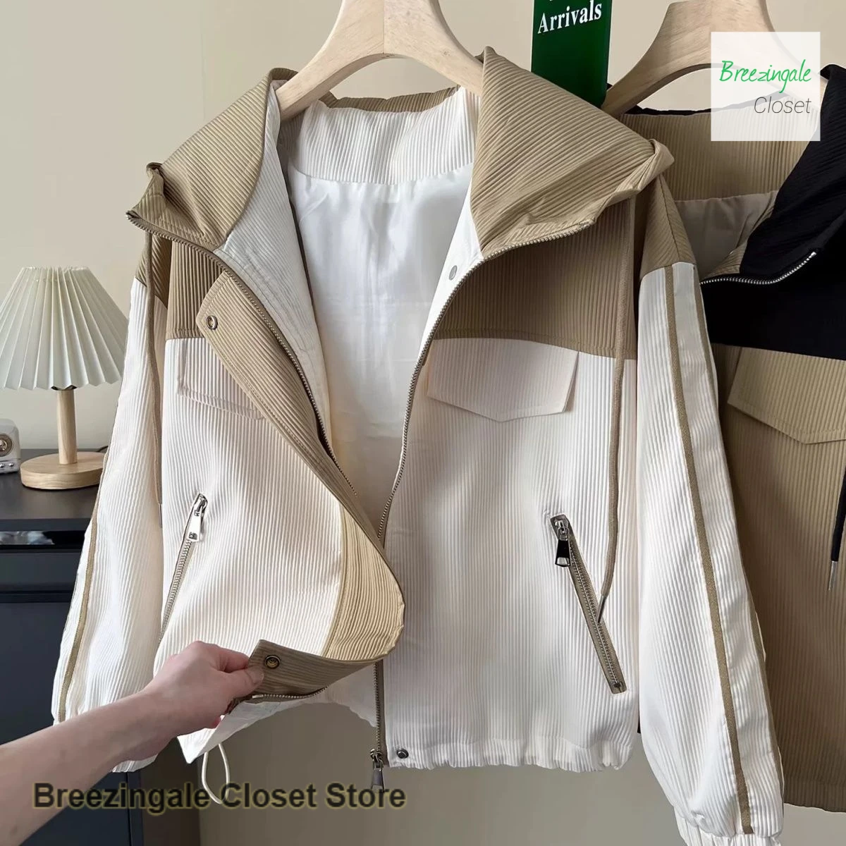 

French style stitching contrast short hooded jacket women's spring and autumn plus size loose casual Joker tooling jacket top.