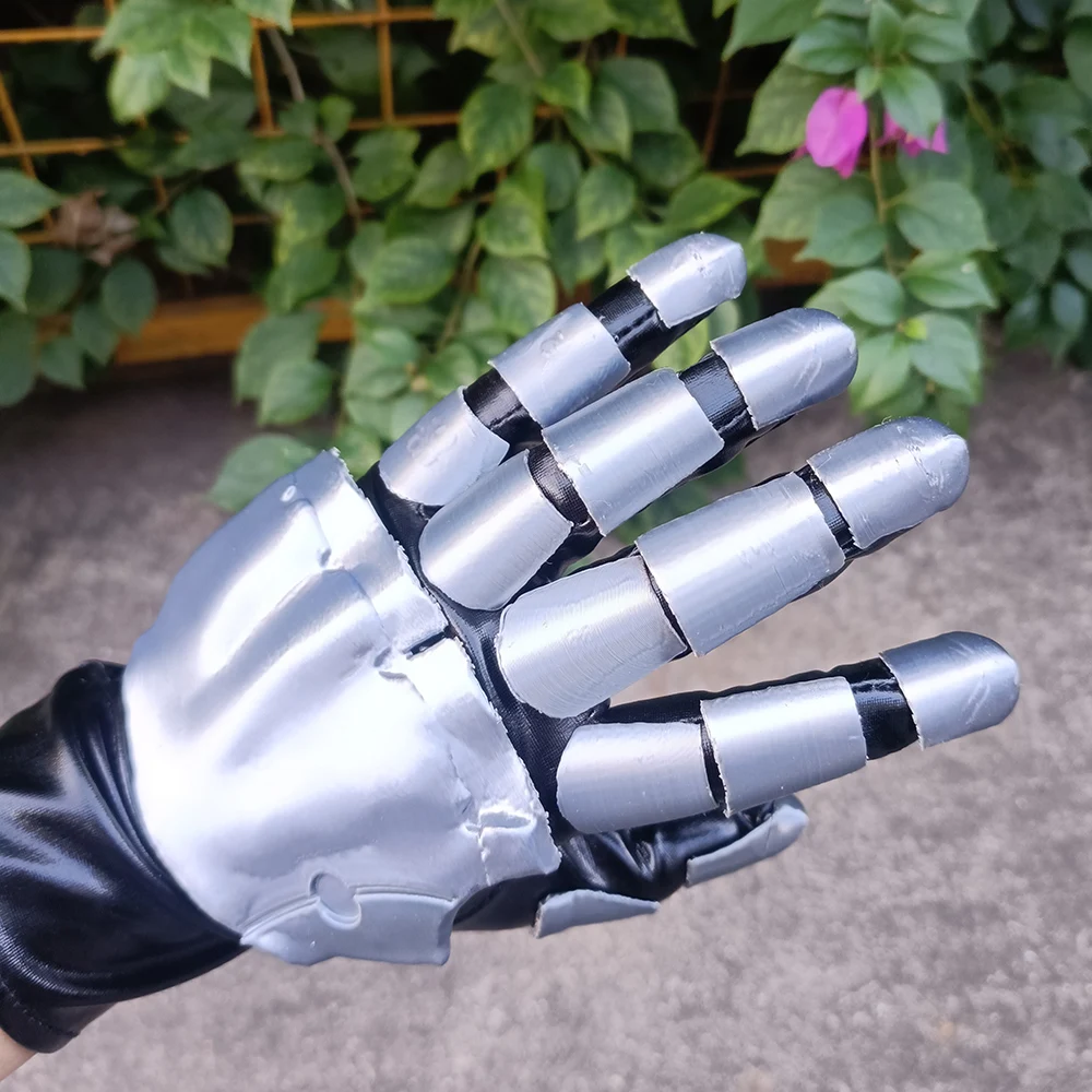 

Handmade battle-damaged gauntlets, knight's gloves, armor plates 3D printed, suitable for photoshoots, dances, and performances.