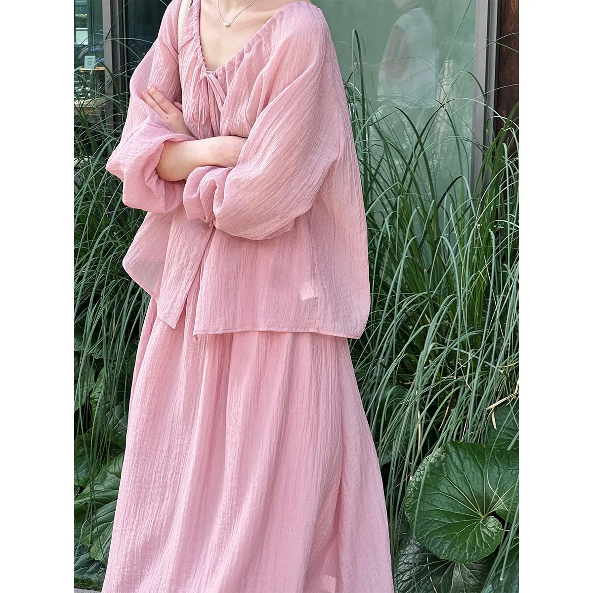 

Нежная темпераментная кружевная плиссированная солнцезащитная рубашка с завязками + юбка, комплект из двух предметов в отпускном стиле